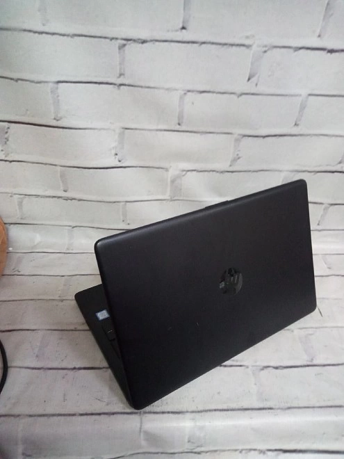 Ноутбук HP i3-7020U 8 Gb DDR4 MX110 2 Gb 120 Gb SSD
