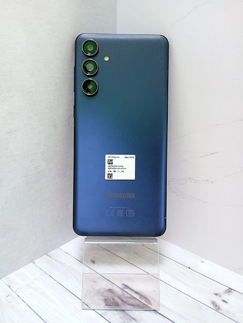 Смартфон Samsung M55 5G