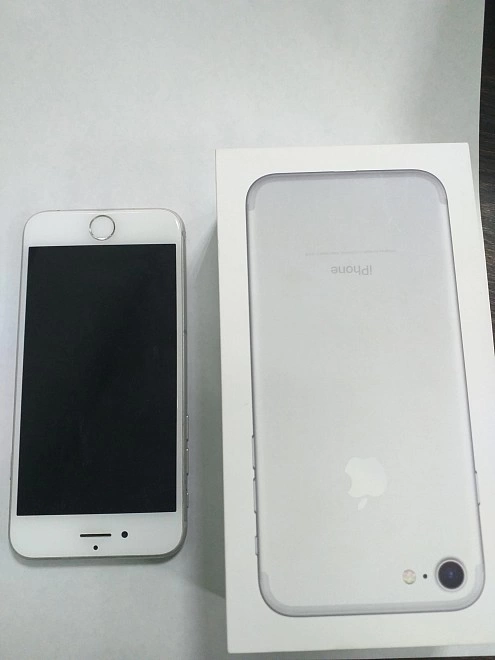 Смартфон APPLE  iPhone 7 128 ГБ