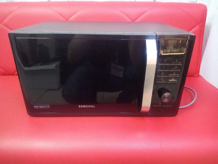 Микроволновая печь Samsung MG23K3575AK