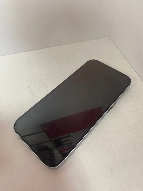 Смартфон Apple iPhone 15 128ГБ