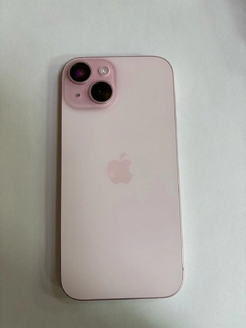 Смартфон Apple iPhone 15 256GB