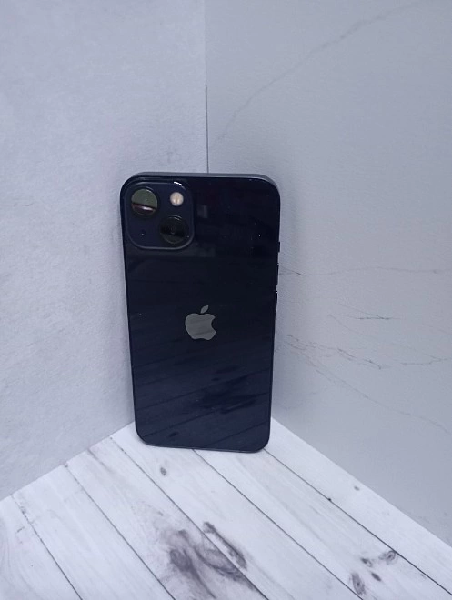 Смартфон iPhone 13 /128 гб