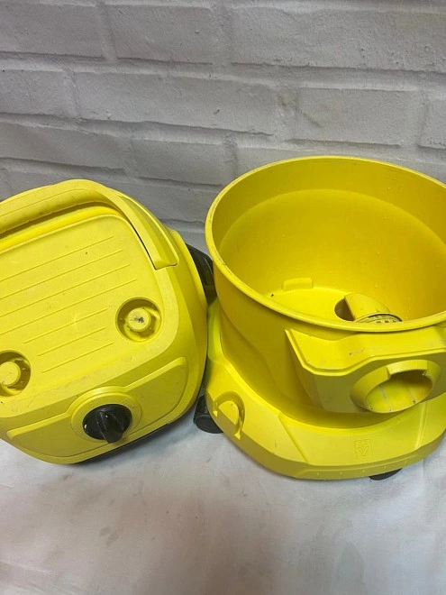 Пылесос Karcher WD 2 Plus V-12/4/18