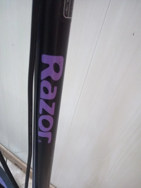 Самокат Razor  Power Core E100