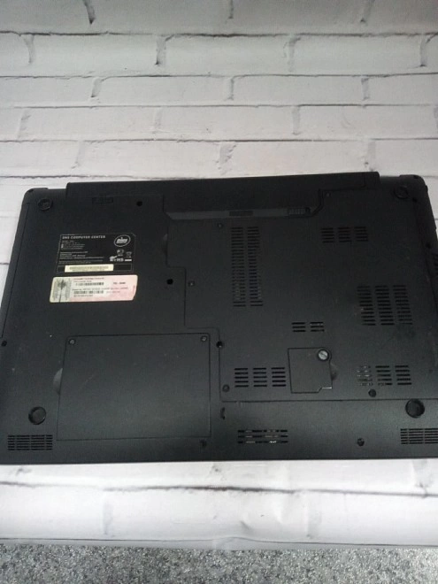 Ноутбук DNS E2-1800 1.70GHz/2Gb/500/HD7340Graphics
