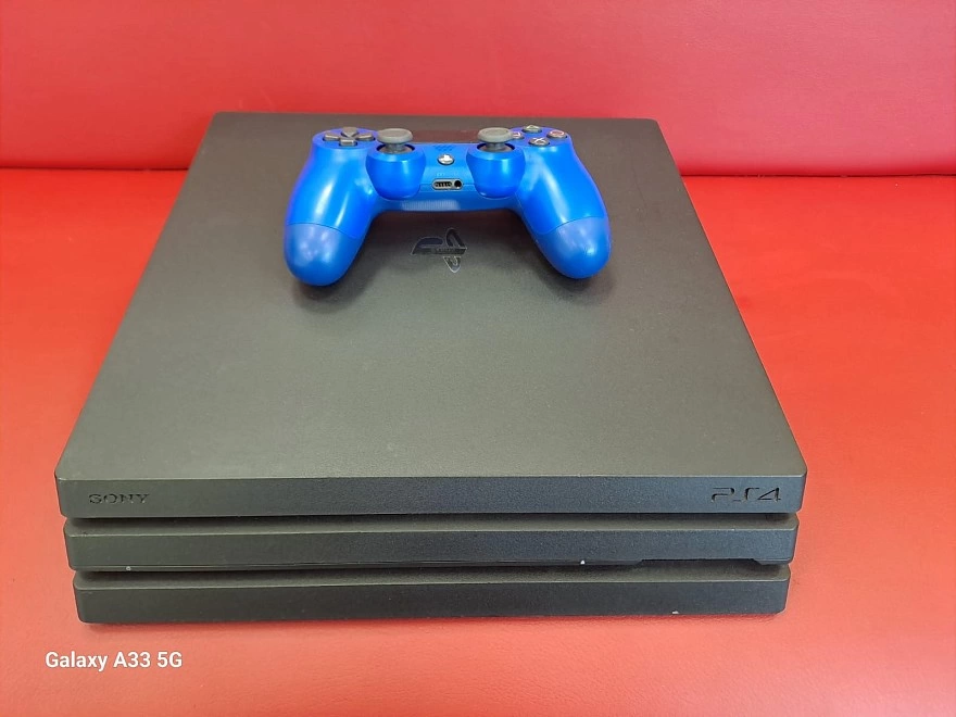 Игровая приставка PS4 Sony Pro 1Tb