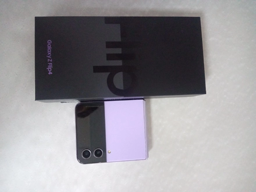 Смартфон Samsung Galaxy Z Flip4 8/256GB