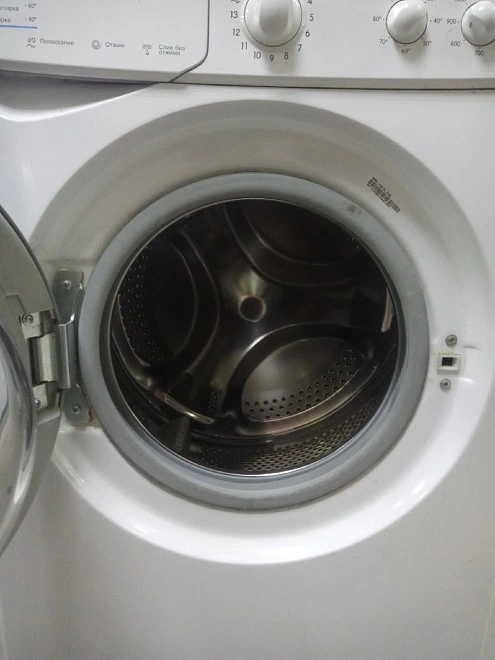 Стиральная машина Indesit IWSC5105