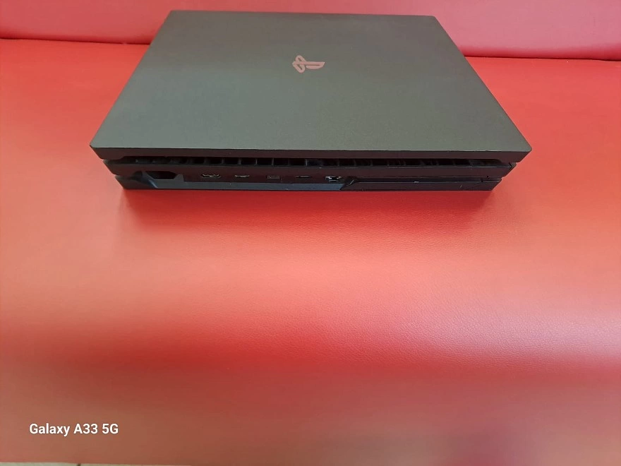 Игровая приставка PS4 Sony Pro 1Tb