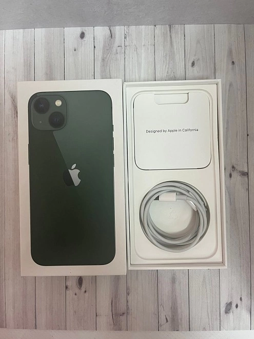 Смартфон Apple iPhone 13