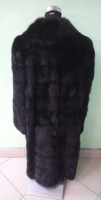 Шуба средней длинны, цельная Fur natural 52 р-р