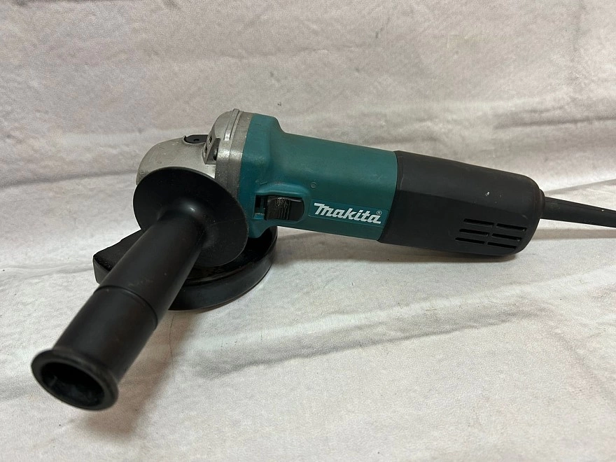 Болгарка Makita 9558HN