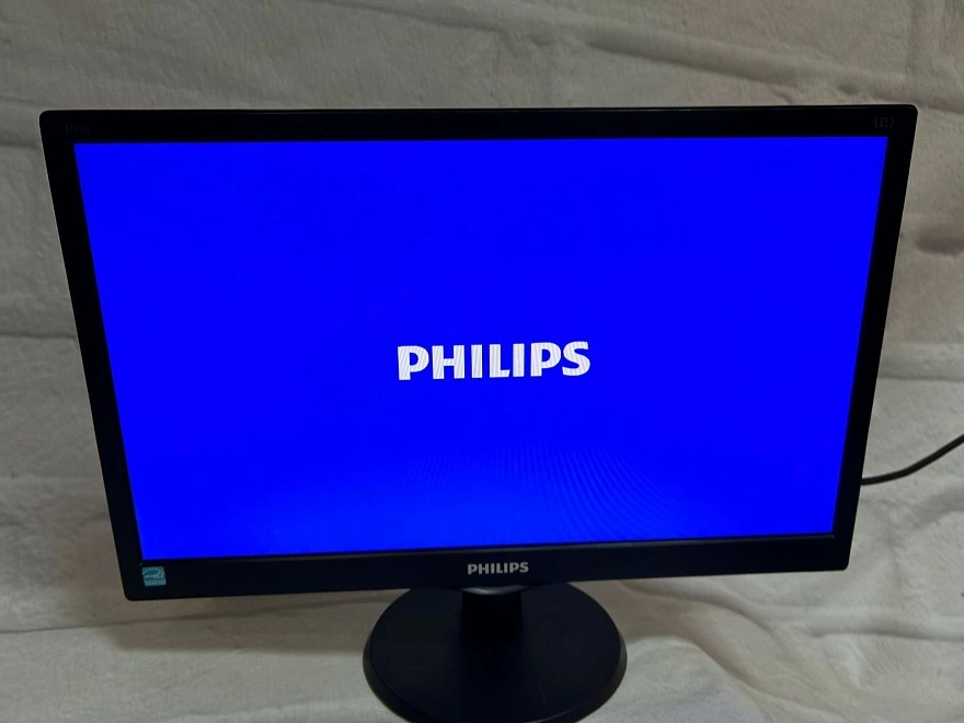 Монитор PHILIPS 193V5LSB2