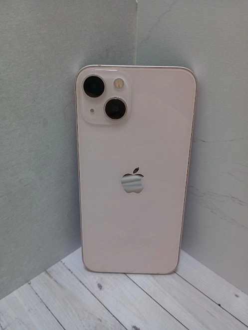 Смартфон Apple iPhone 13