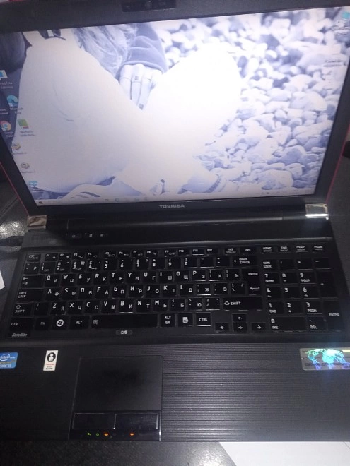 Ноутбук TOSHIBA i5 2410m 4/500 Gb AMD Radeon HD 7400M Series