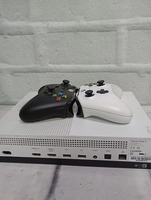 Игровая приставка X-Box One   S 1681