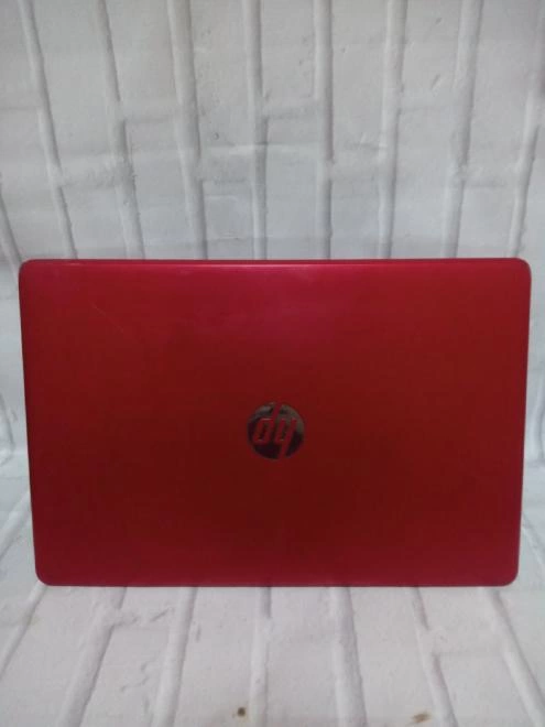 Ноутбук HP 15-bs043ur