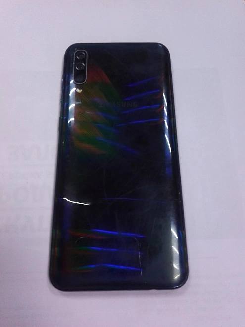 Смартфон Samsung  A50 64 ГБ