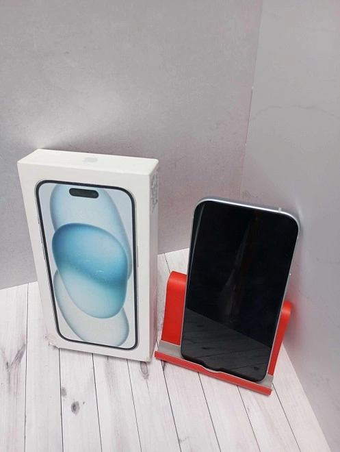 Смартфон iPhone 15 128ГБ