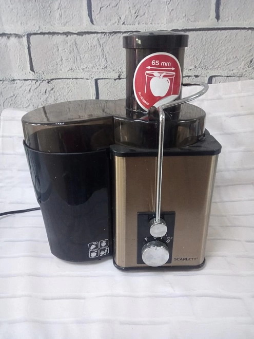 Соковыжималка Scarlett SC-JE50S35