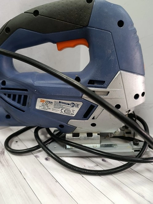 Электролобзик Dexter lc710js