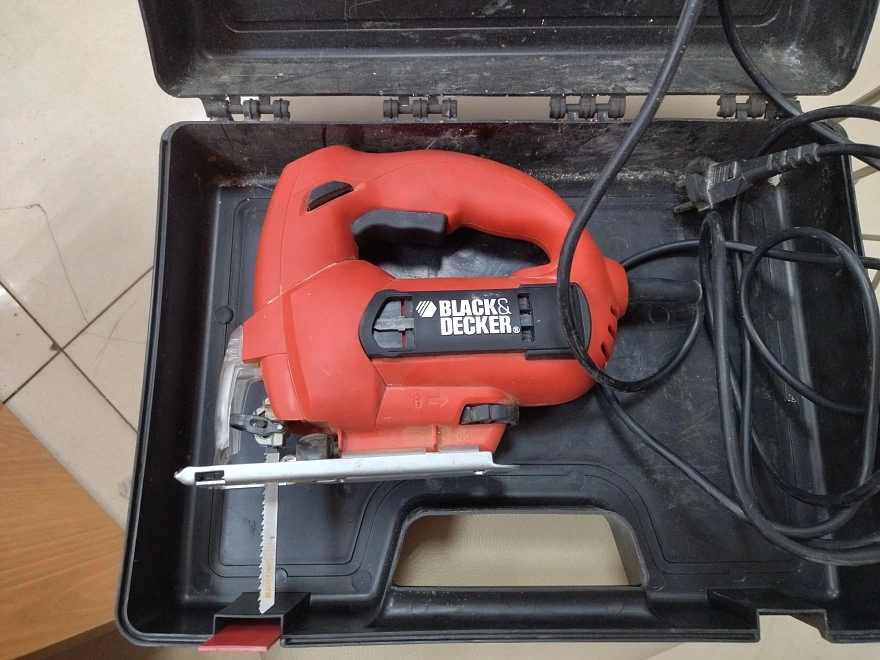Электролобзик BLACK & DECKER KS888E
