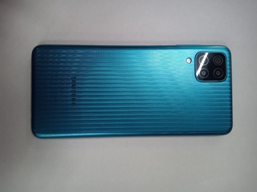 Смартфон Samsung Galaxy M12
