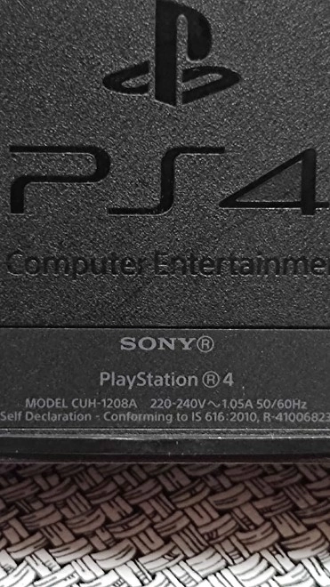 Игровая приставка PS4 Sony CUH-1208A