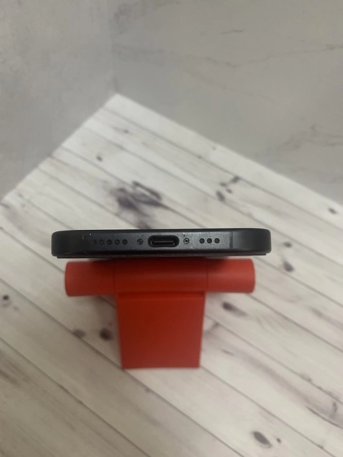 Смартфон Apple iPhone 16 8/128Gb