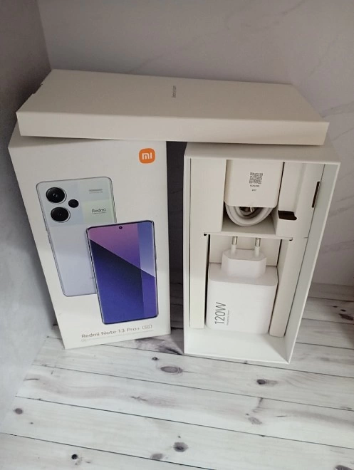 Смартфон Xiaomi Redmi Note 13 Pro+ 256 ГБ черный
