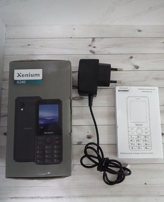 Телефон мобильный Xenium X240