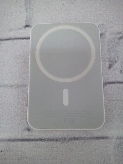 Зарядное устройство для телефона Apple MagSafe Battery Pack