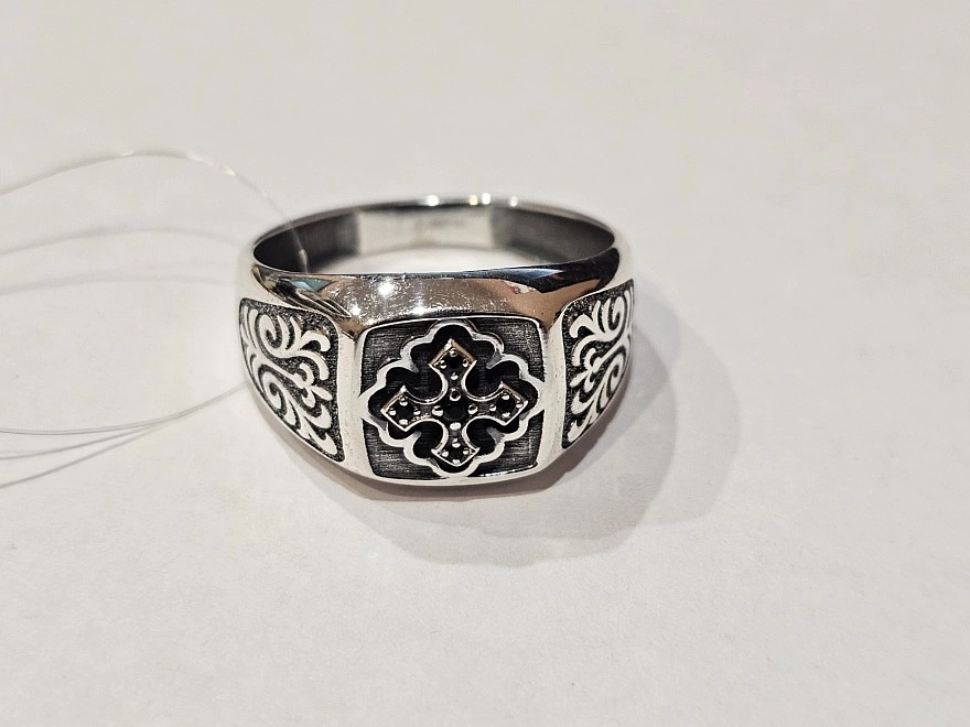 Печатка серебряная  925 проба 3,46гр 21,5р-р