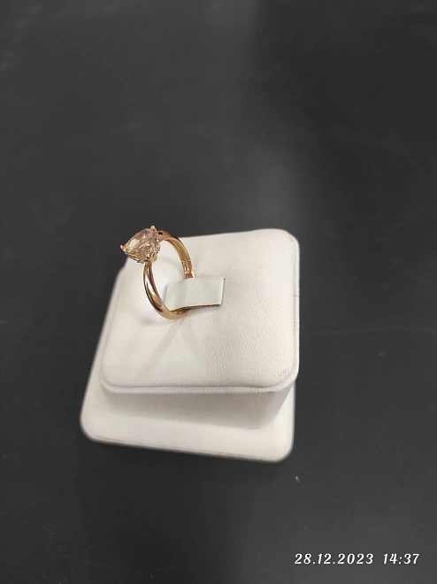 Кольцо золотое с камнями  585 Проба 2,450гр. 17,5р. (ФМ)