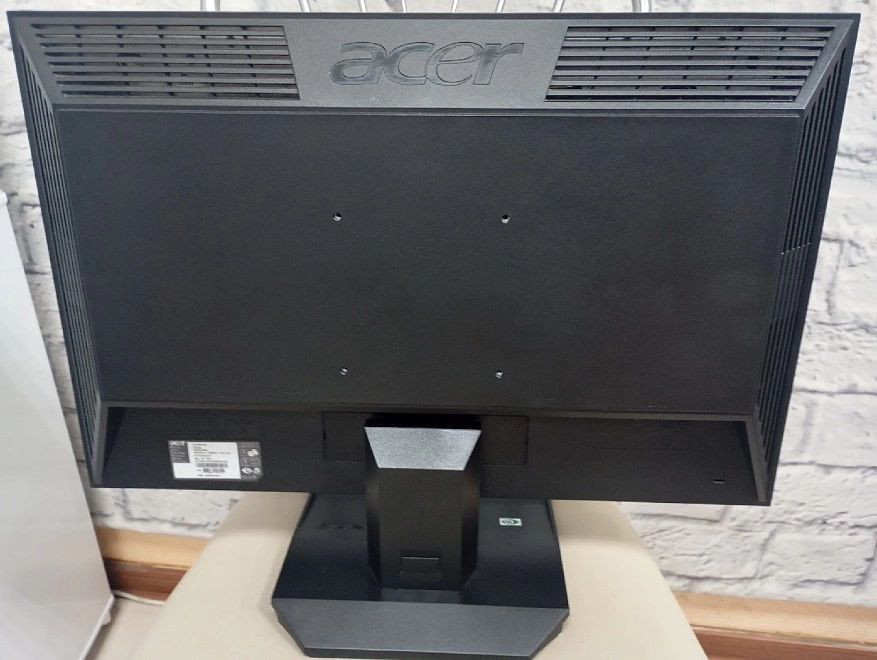 Монитор Acer V223W