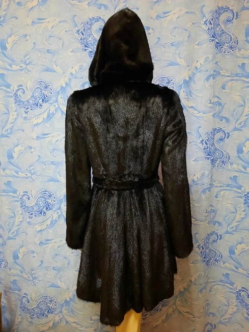 Шуба средней длинны, цельная норковая Prelly Lady 42 р-р