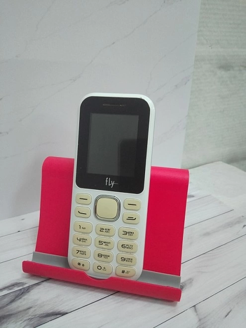 Телефон мобильный Fly DS104D