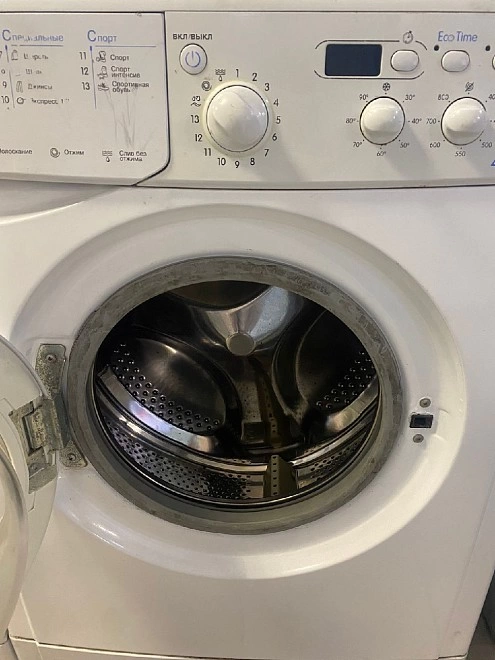 Стиральная машина Indesit IWUE 4105 4 кг