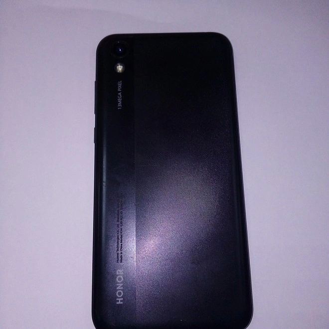 Смартфон Honor 8S (64 ГБ)