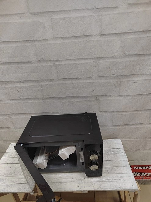 Микроволновая печь Gorenje MO17E1BH