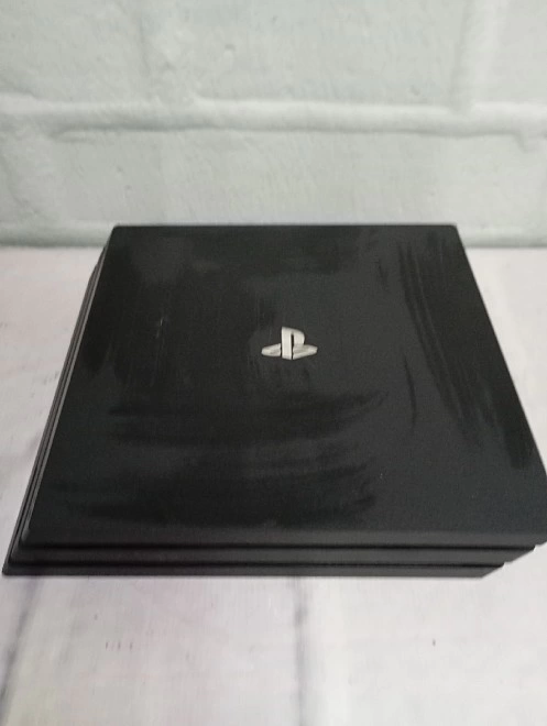 Игровая приставка PS4 Sony Pro 1 Tb