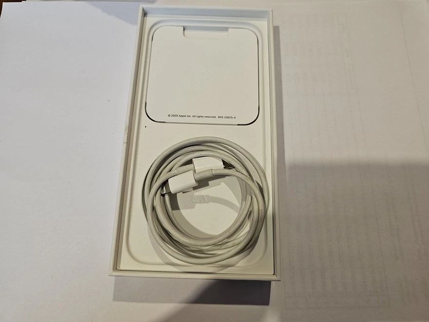 Смартфон Apple iPhone 12 64Gb