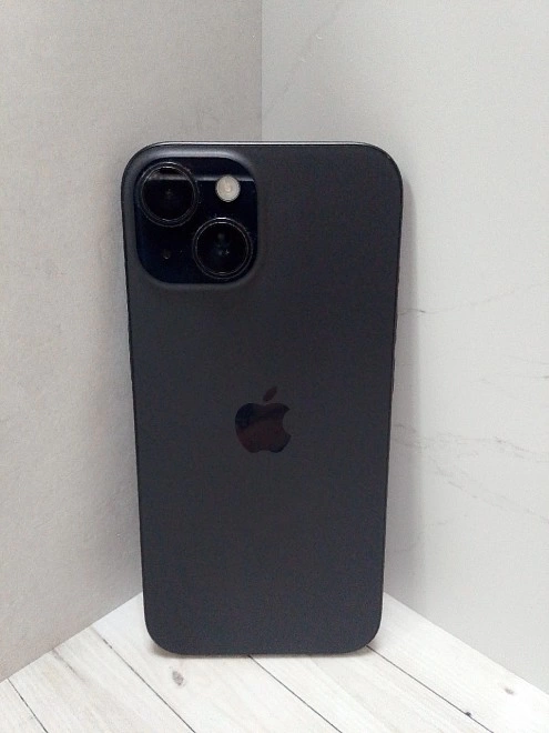 Смартфон Apple iPhone 15 128 ГБ