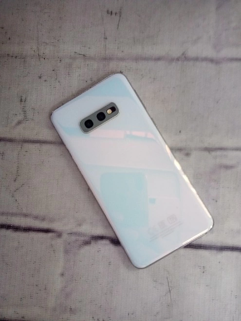 Смартфон Samsung S10e 6/128