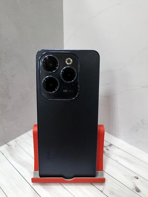Смартфон  Infinix HOT 40 Pro 256