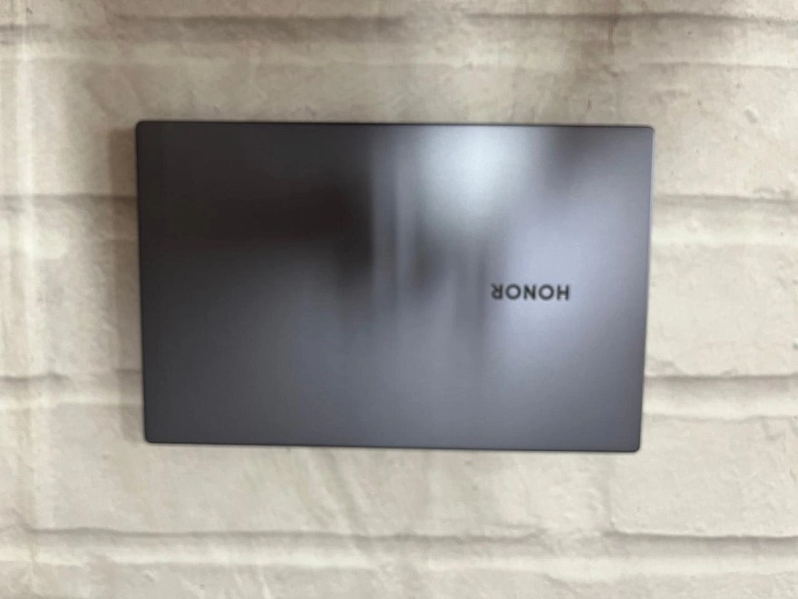 Ноутбук HONOR i3 10110U 2.10GHz/8 Gb/SSD256Gb/UHD Graphics 