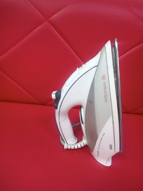 Утюг BRAUN TYPE:4 675/SI 6590