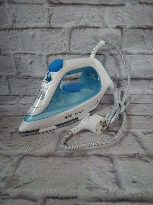 Утюг BRAUN TexStyle 1 SI1050BL