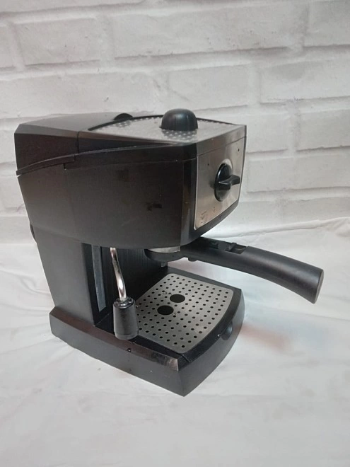 Кофеварка Delonghi EC156
